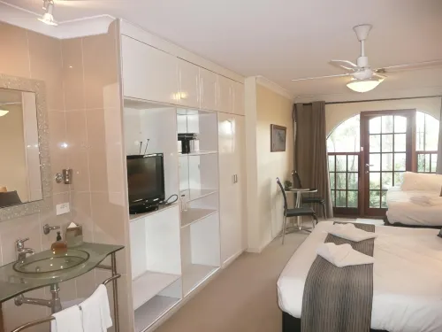 Getaway Inn Boutique Guest House Hotels in Lovedale