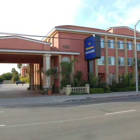 Holiday Inn Express ANAHEIM WEST by IHG