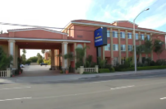 Holiday Inn Express ANAHEIM WEST by IHG