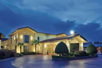 Howard Johnson by Wyndham Columbus Fort Moore