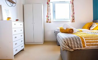 Inviting 2-Bed Apartment in Wolverhampton