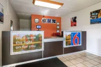 Motel 6 New Stanton, PA Hotels in Hempfield Township