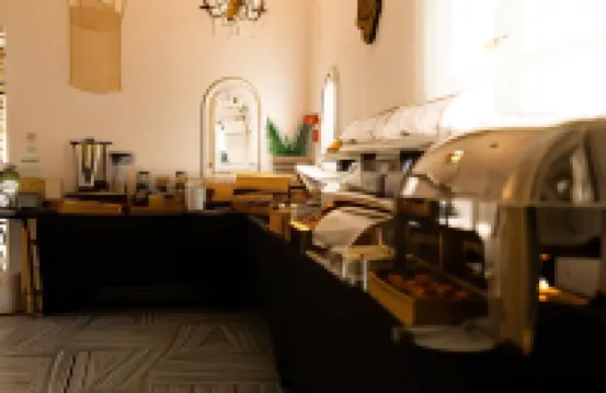 Adonis Hotel Studios & Apartments