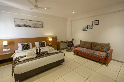 Monarch Express Chakan Hotels in Mahalunge
