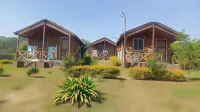 Leo Wooden Resort فنادق في Koppal