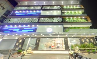 Hotel RS Exclusive Stay & Fine Dine - Near to Akola Junction