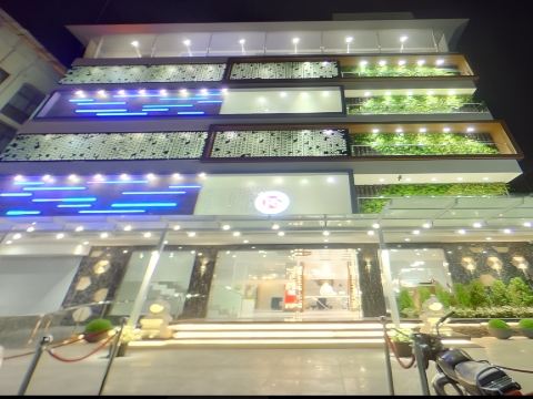 Hotel RS Exclusive Stay & Fine Dine - Near to Akola Junction