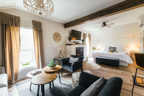 Twisted Lemon Restaurant & Boutique Inn Hotels in Cayuga