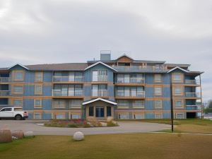 Misty Mountain Inn & Suites