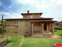 Tuscan Style Apartment with View of the Hills Hotels near Santuario Madonna Della Querce