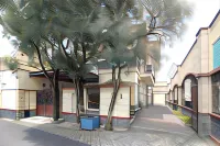 RedDoorz Plus Near Stie Ykpn Hoteles en Depok