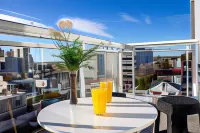 Ramada Residences by Wyndham Puerto Madryn CQ Mitre โรงแรมใน