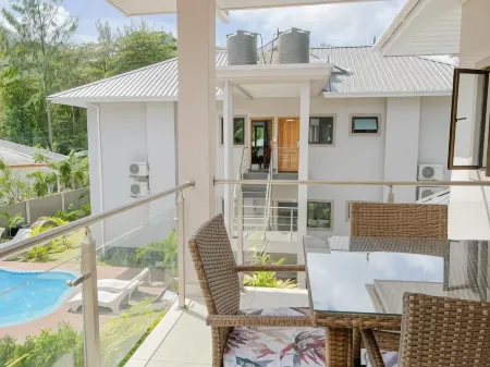 Palm Holiday Apartments