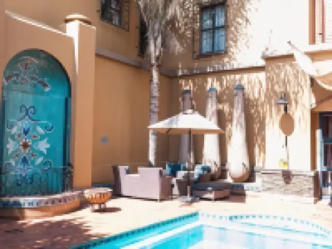 タイフィン ロイヤル ホテル & レストラン センチュリオンのホテル