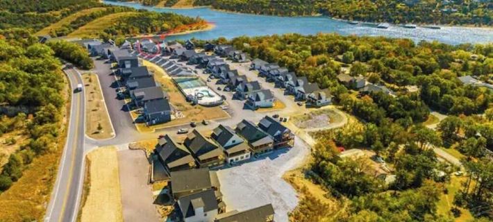 Labor Day Sale! Lake, Pickleball, 2 Pools/HotTub/Firepit, Shuffleboard/Arcade Hotels in Ridgedale