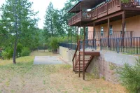 Bass Lake Heights - retreat with a million-dollar view and gateway to Yosemite.