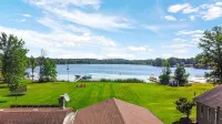 Lake Front Home with Plenty of Space inside and outside. 100 Ft of Lake Frontage