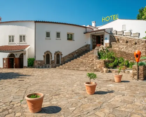 Hotel l'Aragosta Hotels in La Caletta