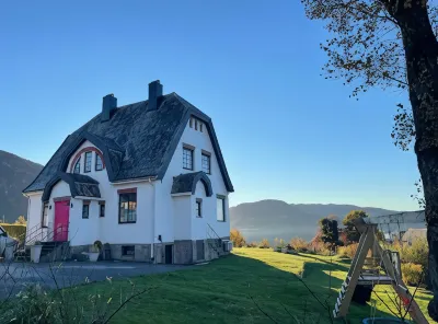Verkshotellet Jørpeland Hotel a Tau