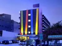 Amaris Hotel Juanda Hotels near National Monument