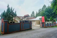 RedDoorz near Lokawisata Baturaden 2