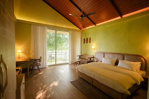 Tiki Farms Hotels in Ambot