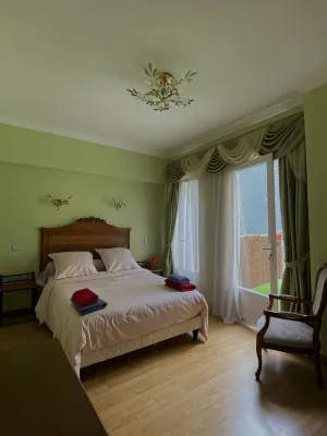 Au Pied du Chateau