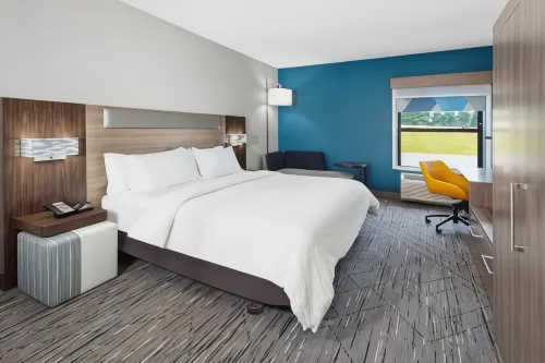 Holiday Inn Express Fremont Hotels in Pleasant Township