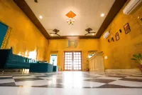 Desert Dream Royal Camp with Pool Hotels in Sam