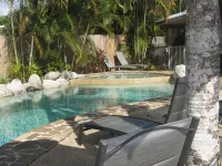 Lazy Lizard Motor Inn - Beach
