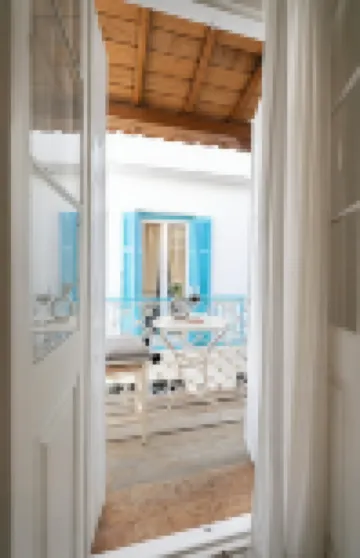Casa Blue Old Port, Philian Collection