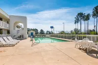 Motel 6 Newnan, GA - Pools