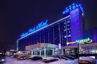 Marins Park Hotel Ekaterinburg Các khách sạn gần The Obelisk on the Border Between Europe and Asia