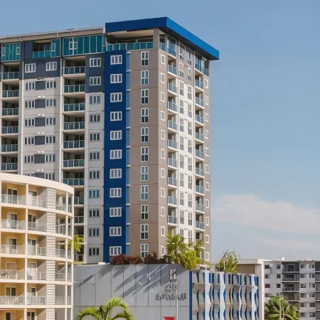 H on Mitchell Apartment Hotel