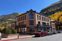 Cozy Fireplace and Ski Locker - Charming Telluride Basecamp