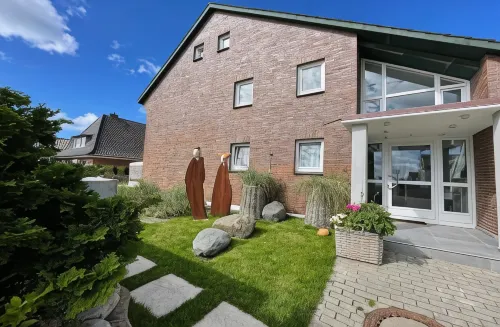 Strand Lodge