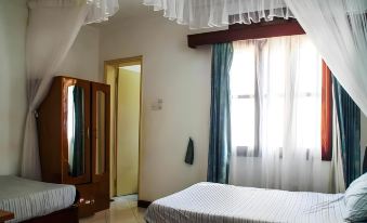 Hoima Eka Hotel