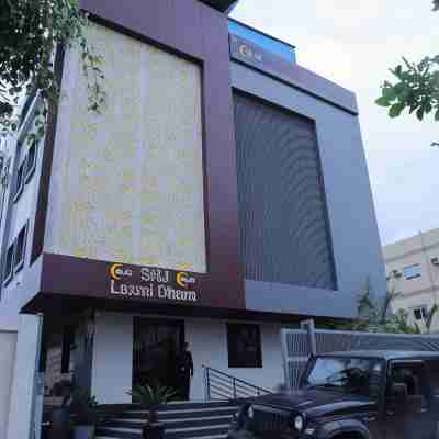S.N.J Laxmi Dham Hotel Exterior