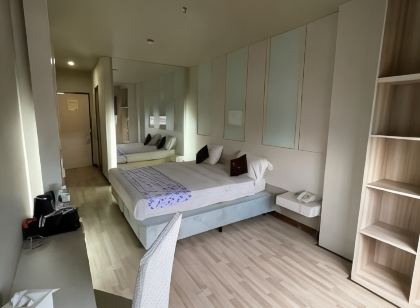 The L Hotel Entertainment