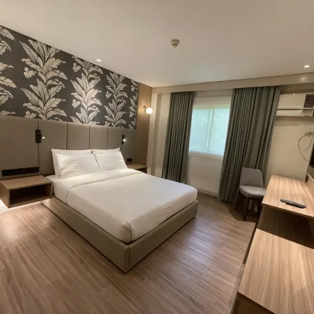 Luisita Central Park Hotel