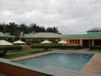 Crossroads Hotel - Pool