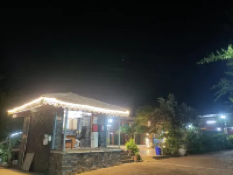 Gourish Resort (Pure Veg) 아바칼리 호텔
