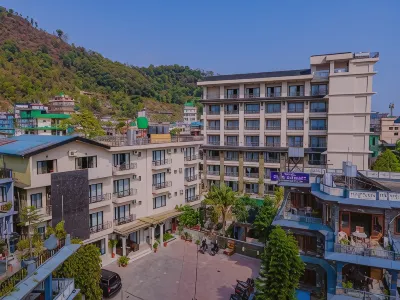 Hotel Pokhara Village & SPA Hotel a 