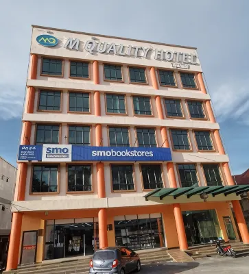 M Quality Hotel - parking
