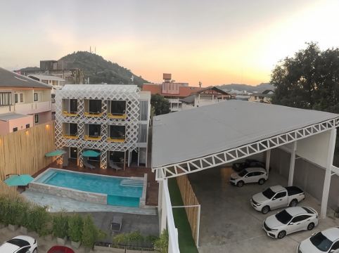 ยานัด เรสซิเดนซ์