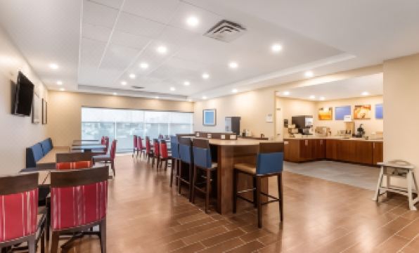 Comfort Inn & Suites