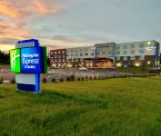 Holiday Inn Express & Suites Raleigh Airport - Brier Creek Hotel a Raleigh