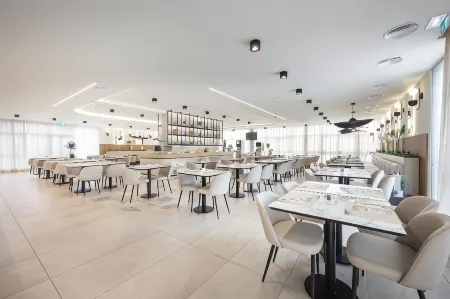 Jr Hotels Gate 7 Bologna Отели рядом с достопримечательностью «Museo Lamborghini»