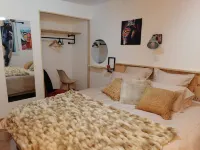 Maison Deco Pop Et Chaleureuse Avec Spa, Sauna