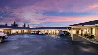 Top of the Town Motel - Parking